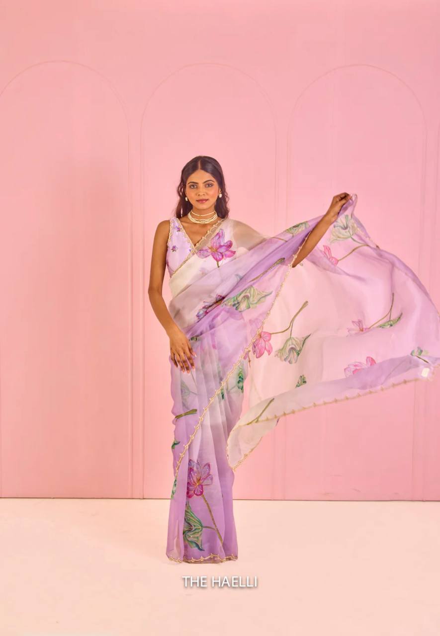 Women's Exquisite Lavender & White Organza Saree with Hand-Painted Lotus Floral Motifs & Gold Embellished Border – Complete with Matching Printed Blouse for Festive & Special Occasions - Image 3